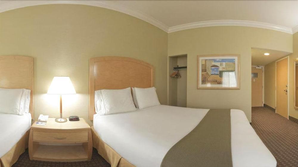 Holiday Inn Express Hotel & Suites Vacaville By Ihg Buitenkant foto