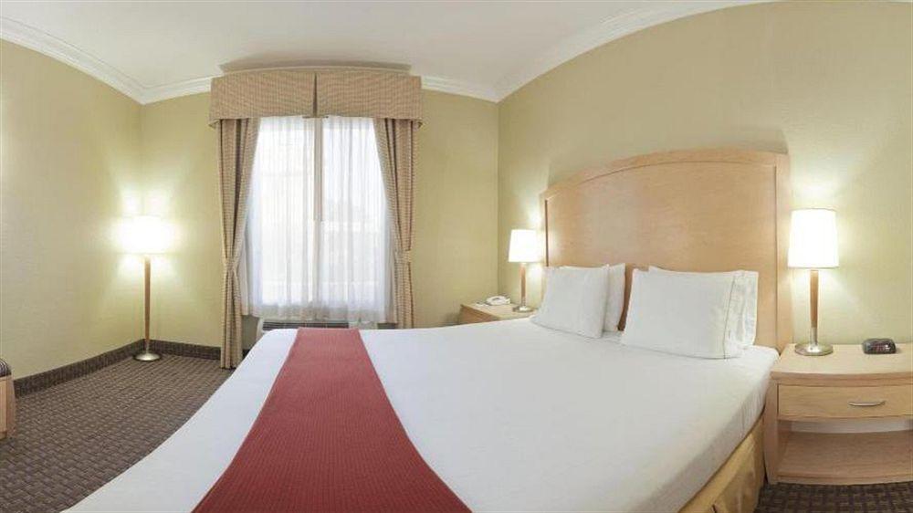 Holiday Inn Express Hotel & Suites Vacaville By Ihg Buitenkant foto