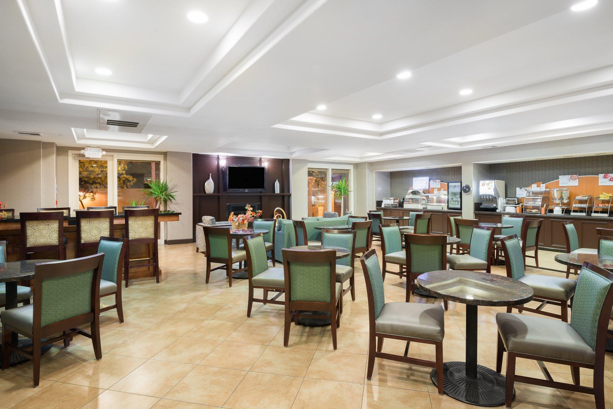 Holiday Inn Express Hotel & Suites Vacaville By Ihg Buitenkant foto