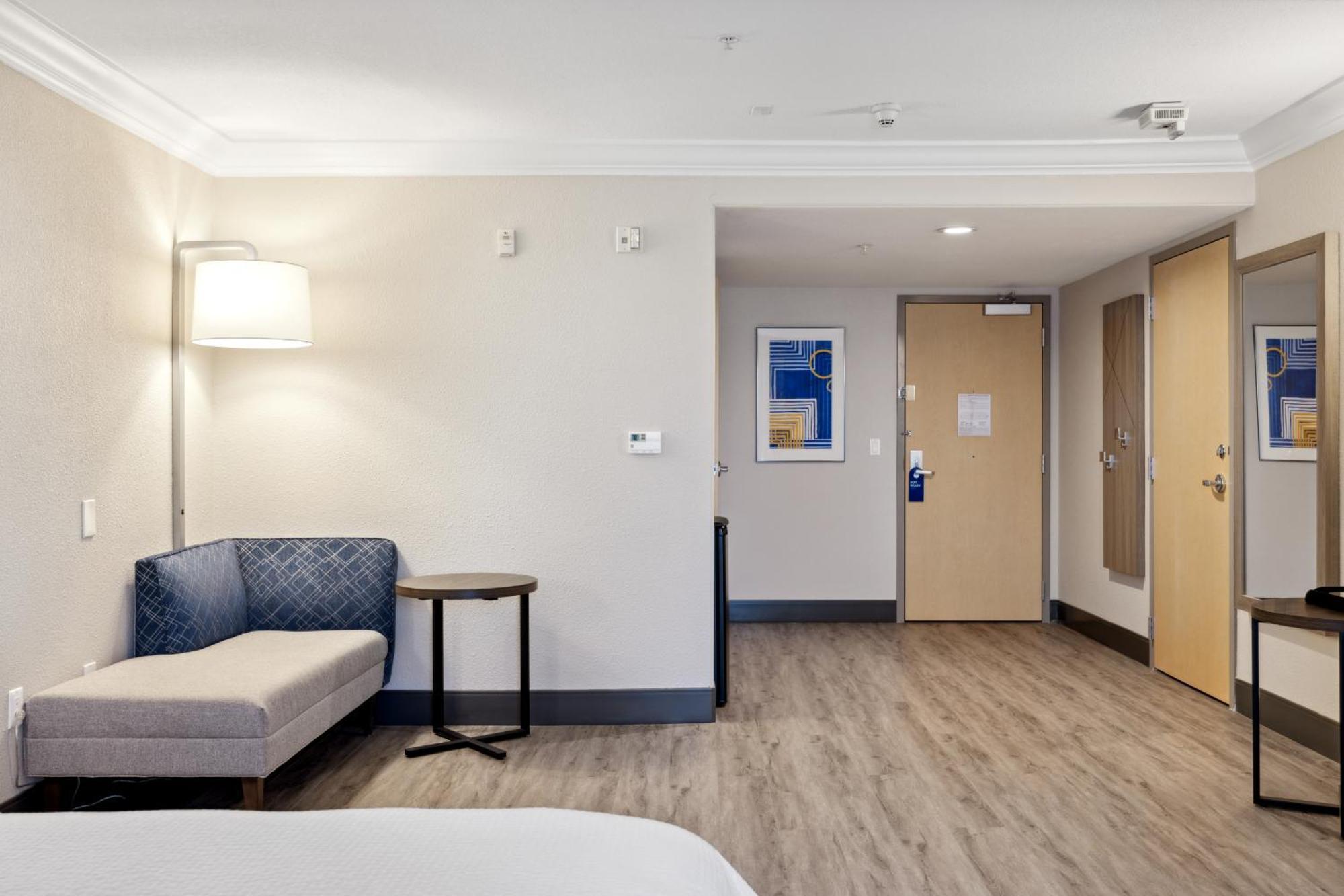 Holiday Inn Express Hotel & Suites Vacaville By Ihg Buitenkant foto
